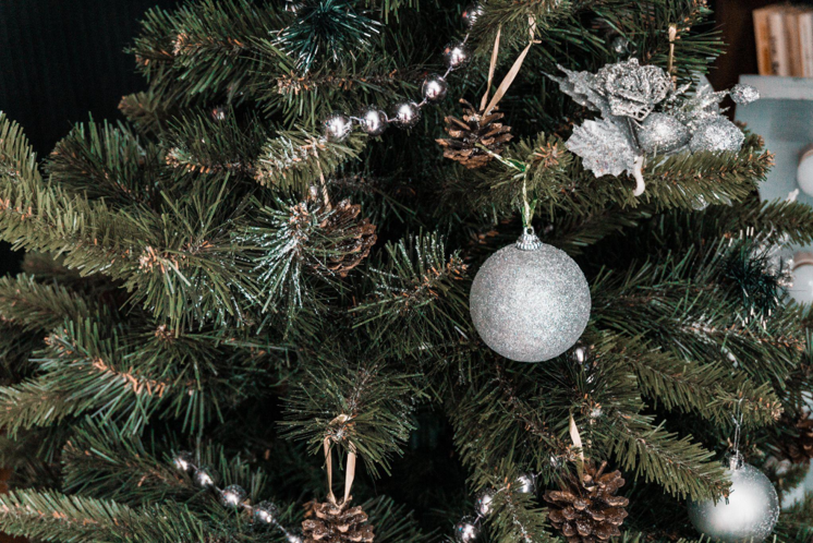 The Perfect Ornaments for Your Artificial Christmas Trees